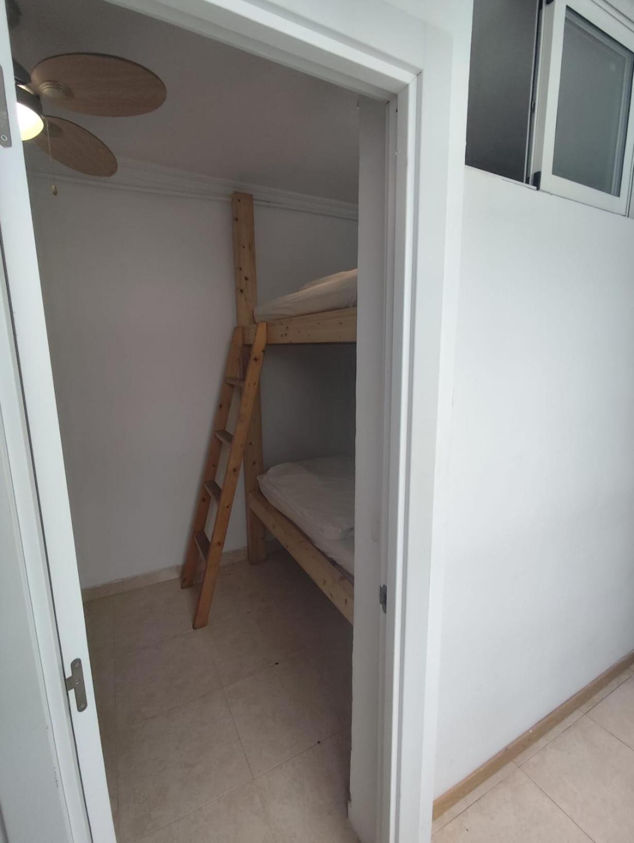La Ventana Azul Surf Hostel Las Palmas de Gran Canaria Ngoại thất bức ảnh